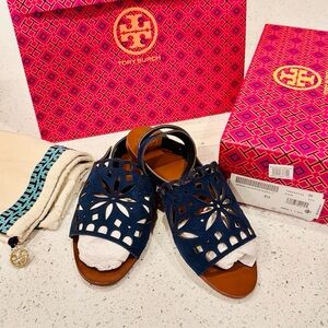 🆕🔷Tory Burch Flat Ankle Strap Sandals & Bag🔷🆕